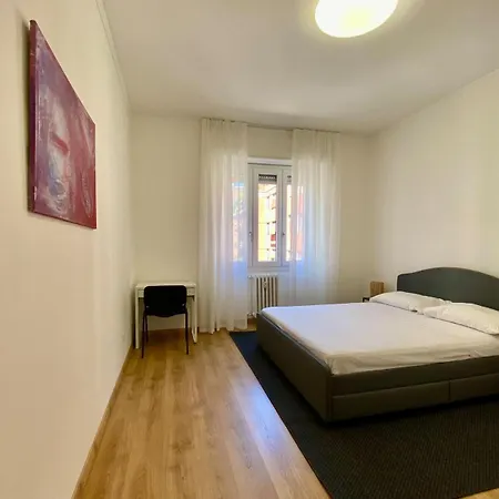 Wide And Bright Duomo Navigli Apartment Milan