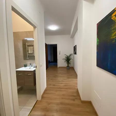 Wide And Bright Duomo Navigli Apartment