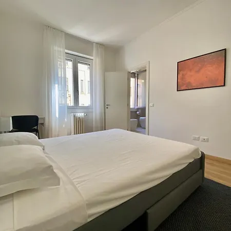 Apartment Wide And Bright Duomo Navigli Milan